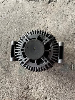 Predám altenator c300 CDI 4matic - 3