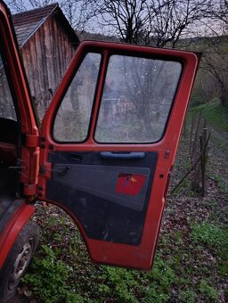 Predám mercedes 207 - 3