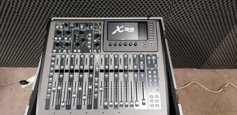 Predám digitalny mixpult Behringer X32 Compact + obal - 3