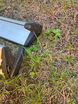 Thule univerzálne priečne nosiče 120cm - 3