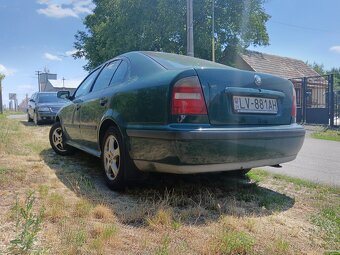 Oktavia Škoda 1.8 20V turbo benzín - 3