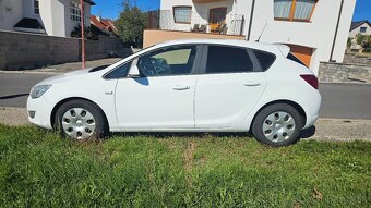 Opel Astra 2011 - 3