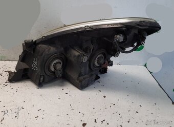 Predám predné svetlo pravé Toyota Corolla Verso 2007 - 3