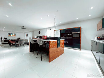 Prestížny rodinný dom na Veľkom Harčáši – symfónia priestoru - 3