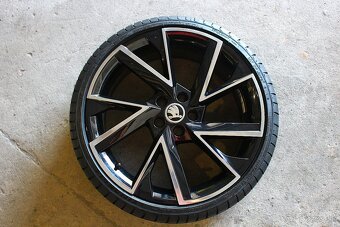 18"--ORIGINAL--ŠKODA--FABIA--RS--VEGA--5x100 R18--LETNA SAD - 3