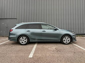 Kia Ceed SW 1.5 T-GDi Silver A/T - 3