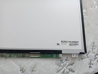 predám 15.6" LED SLIM displej , 30pin eDP , LP156WHU - 3