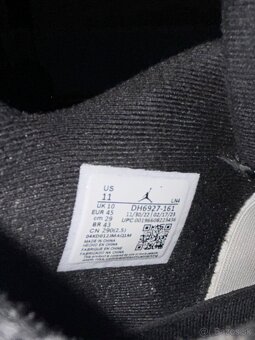 Jordan 4 - 3
