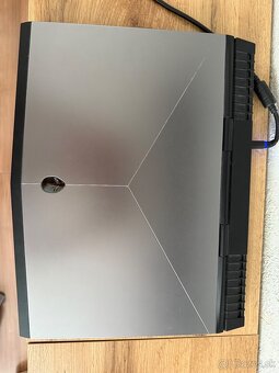 Herný notebook Dell Alienware 15 R3 - 3
