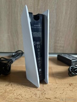 PlayStation 5 DualSense Charging Station - 3