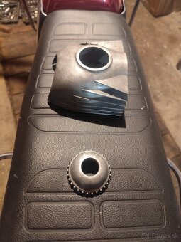 Kryt karburátora+ matica Jawa 250 /353 kyvačka - 3