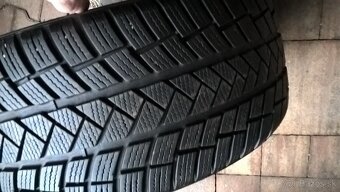 2 ks ZIMNÉ PNEU 225/40 R18 92W XL M+S VREDESTEIN cca 7-8 mm - 3