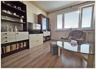 3i byt BB / SÁSOVÁ / 70 m2 / LOGGIA / PEKNÝ VÝHĽAD - 3