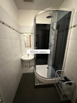 Ponúkame na predaj dvojgeneračný 6 izb. byt s terasou 11,5 - 3