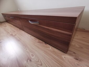 Predám skrinku/komodu pod TV s 3-mi šuplíkmi - 3
