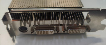 Gigabyte 9600GSO 512 Silent - 3