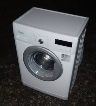 Predám ZÁNOVNÁ plnefunkčná automatická práčka WHIRLPOOL,A+++ - 3