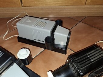 Staré diaprojektory - 3