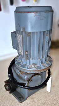 💎Silný elektromotor s prevodovkou 0.55 kW (cca 11 ot./min) - 3
