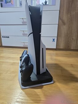 PS5 Digital + 2x originálny ovládač + externá CD mechanika - 3