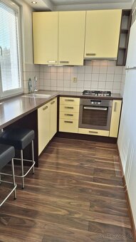Prenajmem 2i byt na začiatku Dúbravky - 3