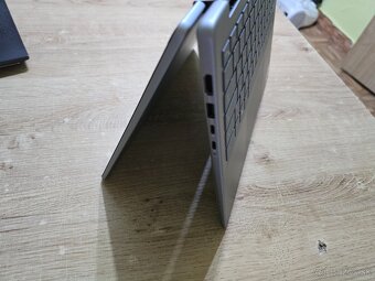 Otocny a dotykovy Dell inspiron 7440 so 16 gb ram i5 proceso - 3