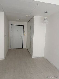 Prenájom 3 izbového bytu na Kolibe - 3