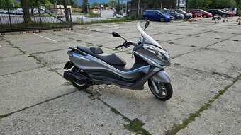 Piaggio X10, 350 Elegance - 3