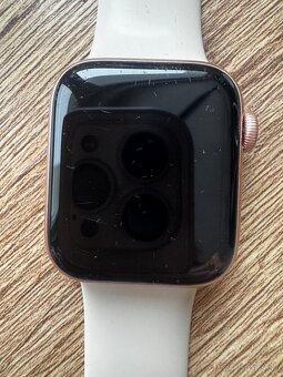 Apple watch 5, 40 mm ružové - 3