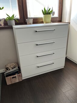 Predám skriňu, komodu a posteľ - 3