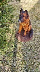 Vyrezávaná socha psa - nemecký ovčiak - 3