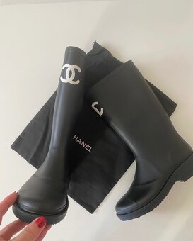 Trendové Chanel gumáky - 3