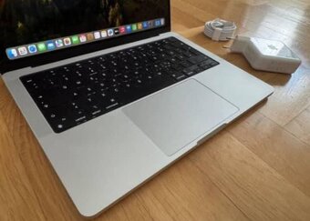 Apple MacBook 14 pro M3 - 3