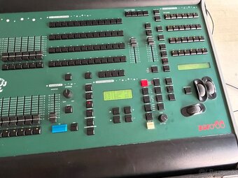 SVETELNY PULT ZERO 88 MAMBO FROG DMX 1024 + CASE - 3