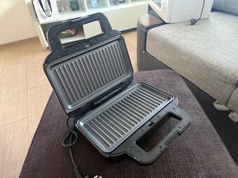 Sendvicova XXL 4 v 1 900 W Concept SV3070 - 3