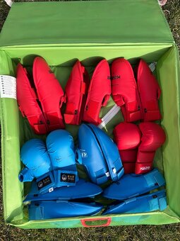 Karate - kimona, chrániče, opasky - 3