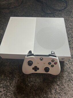 Xbox One S 1TB (digitálna verzia) - 3
