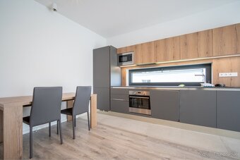 2 izbový byt prenájom 60m2, Hradný vrch, Staré Mesto, BA - 3