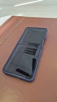Predám Samsung Galaxy Z FLIP 4 - 3