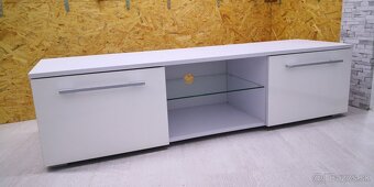 Skrinka pod TV - 3