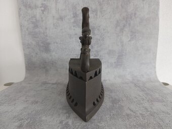 Stará atypická žehůlička DRAK do sbírky. S hvězdou - 3