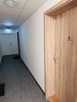 Banska Bystrica -centrum-zrekonštruovaná garzónka-predám - 3