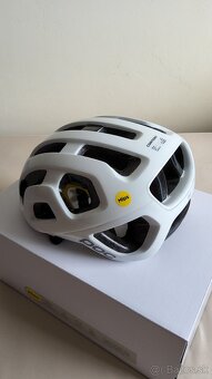 Prilba POC Octal - 3