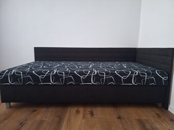 Predám posteľ s úložným priestorom - 3
