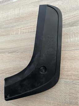 Zásterky kolies Audi A8/S8 D2
Cena:65eur - 3