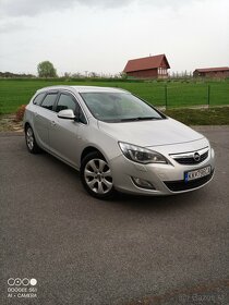 Opel Astra sports tourer - 3