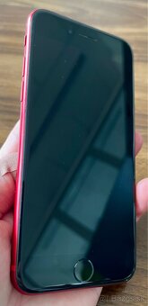 Predám IPhone 8 Red Edition - 3