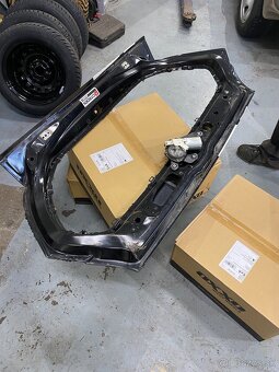 Predám zadný kufor/kapotu na Citroën C2 - 3