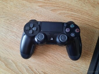 Herná konzola PS4 slim 1 TB s CD/Blueray disc mechanikou - 3
