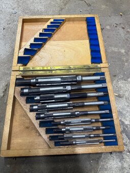 Nastaviteľné vystruzniky - 3